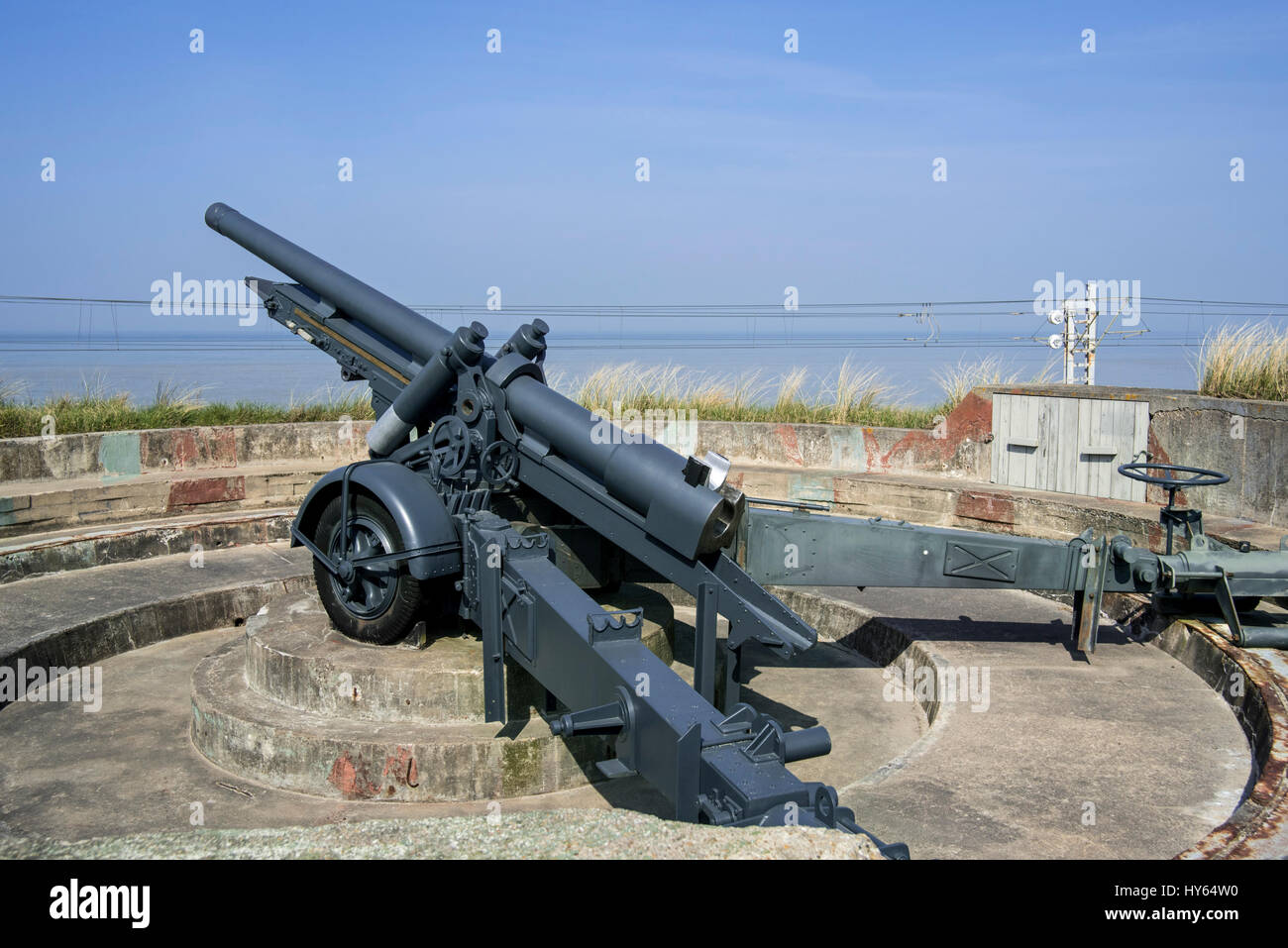 Canon de 12 cm L mle 1931, 120mm Howitzer / Belgian field gun at the Raversyde Atlantikwall / Atlantic Wall open-air museum at Raversijde, Belgium Stock Photo