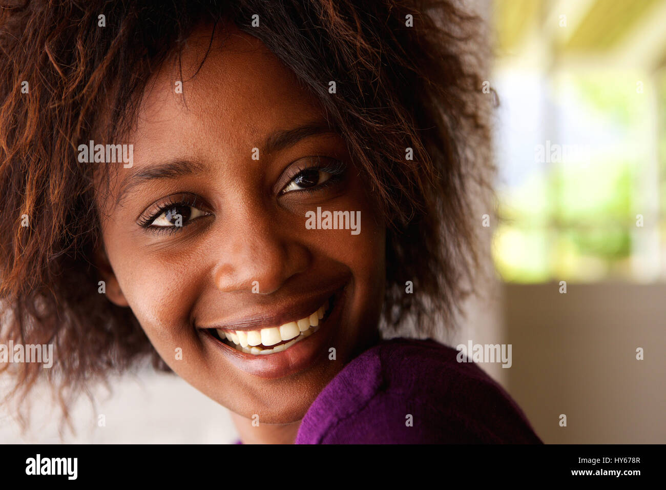 Attractive young black woman hi-res stock photography and images - Alamy