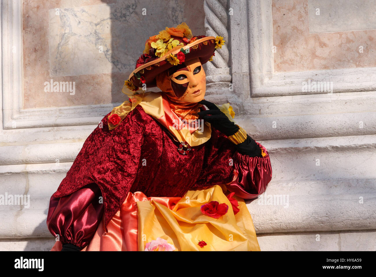 Pink venetian carnival costume hi-res stock photography and images - Alamy