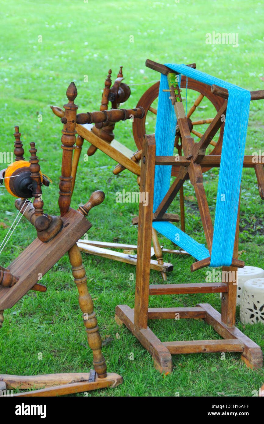 Wooden spinning wheel hires stock photography and images Alamy