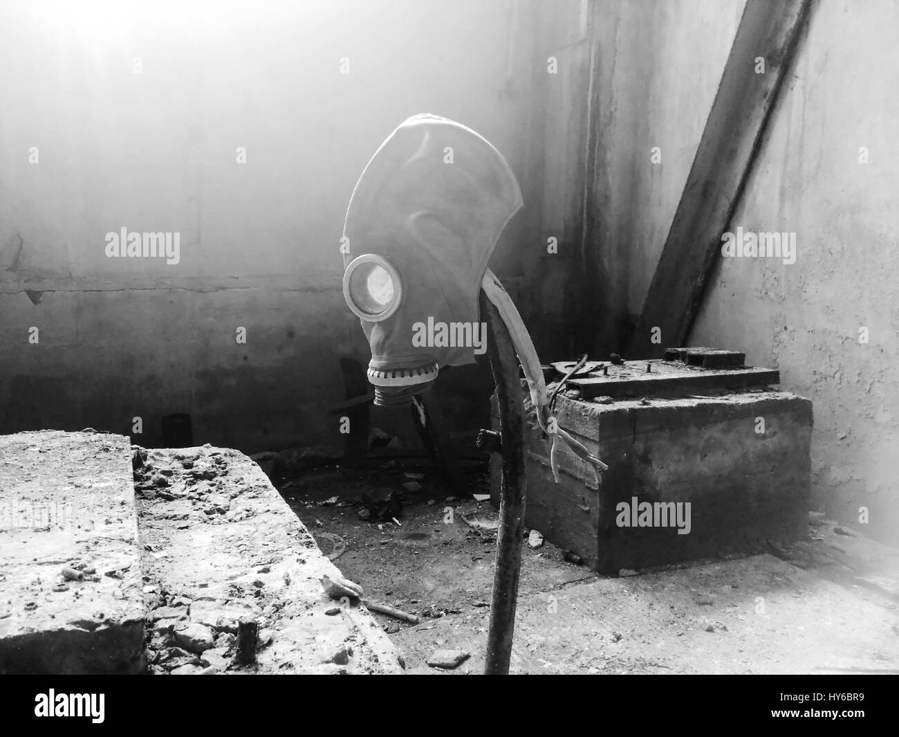 Black white photo gas mask hi-res stock photography and images - Alamy