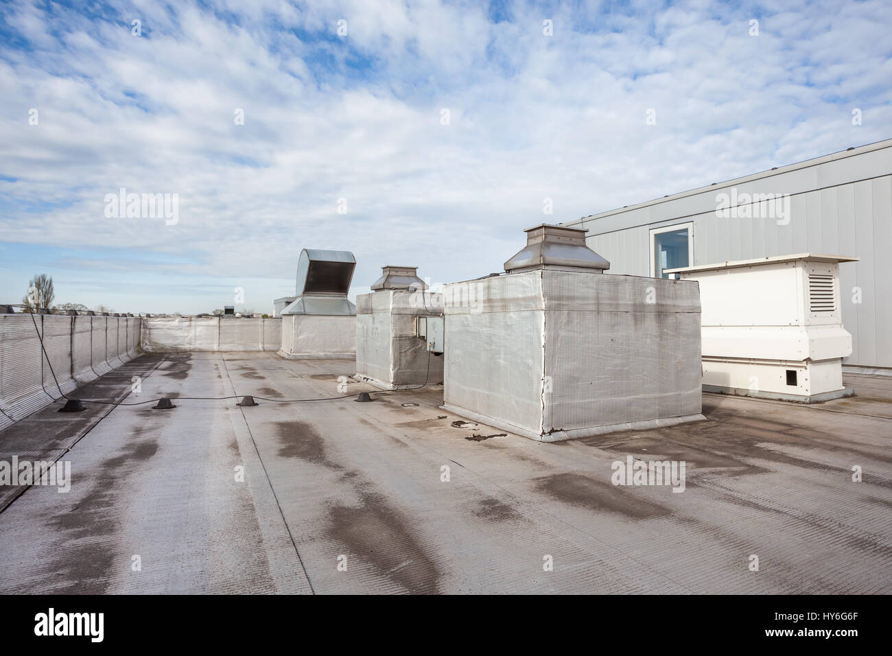 on an flat roof there cooling air conditioning Stock Photo Alamy