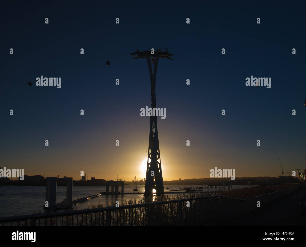 London cable car boris hi-res stock photography and images - Alamy