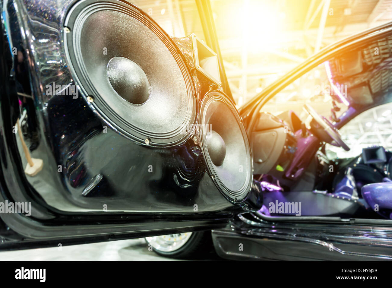 Car speakers hi-res stock photography and images - Alamy