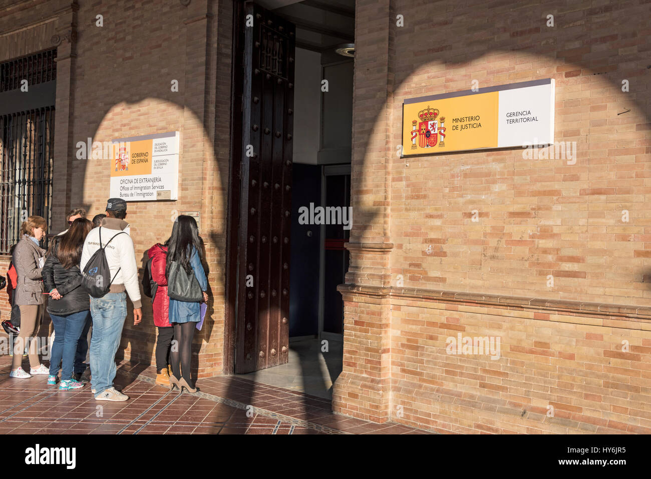 Spanish office of immigration services hi-res stock photography and images  - Alamy