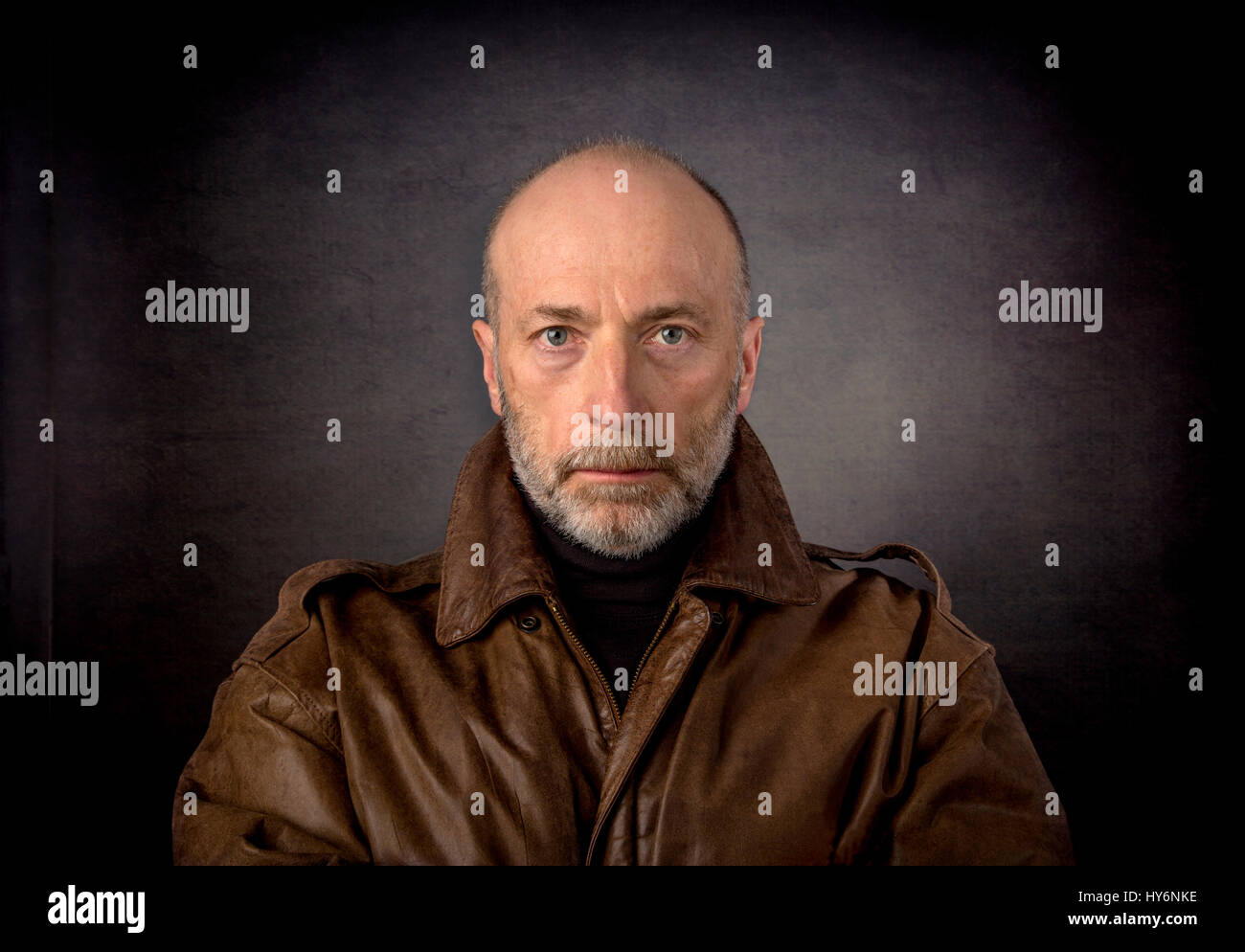 Senior man in leather jacket hi-res stock photography and images - Alamy