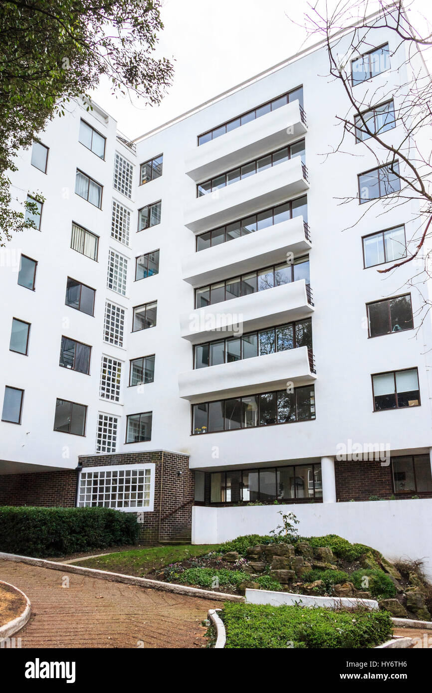'High Point', Berthold Lubetkin's 1930s modernist apartment block, from Highgate North Hill, London, UK Stock Photo