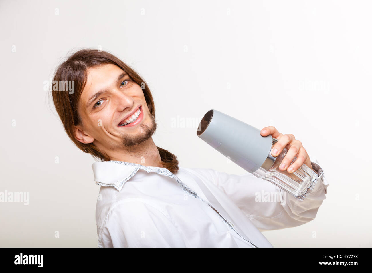 Bartender juggling bottle hires stock photography and images Alamy