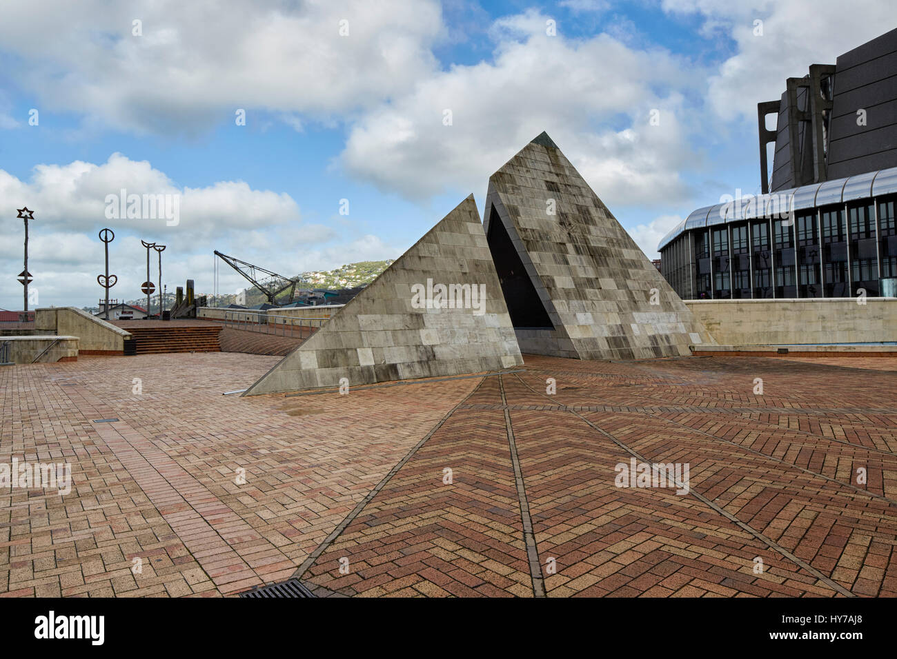 City to Sea Bridge connection to the Civic Plaza, Wellington, New Zealand Stock Photo