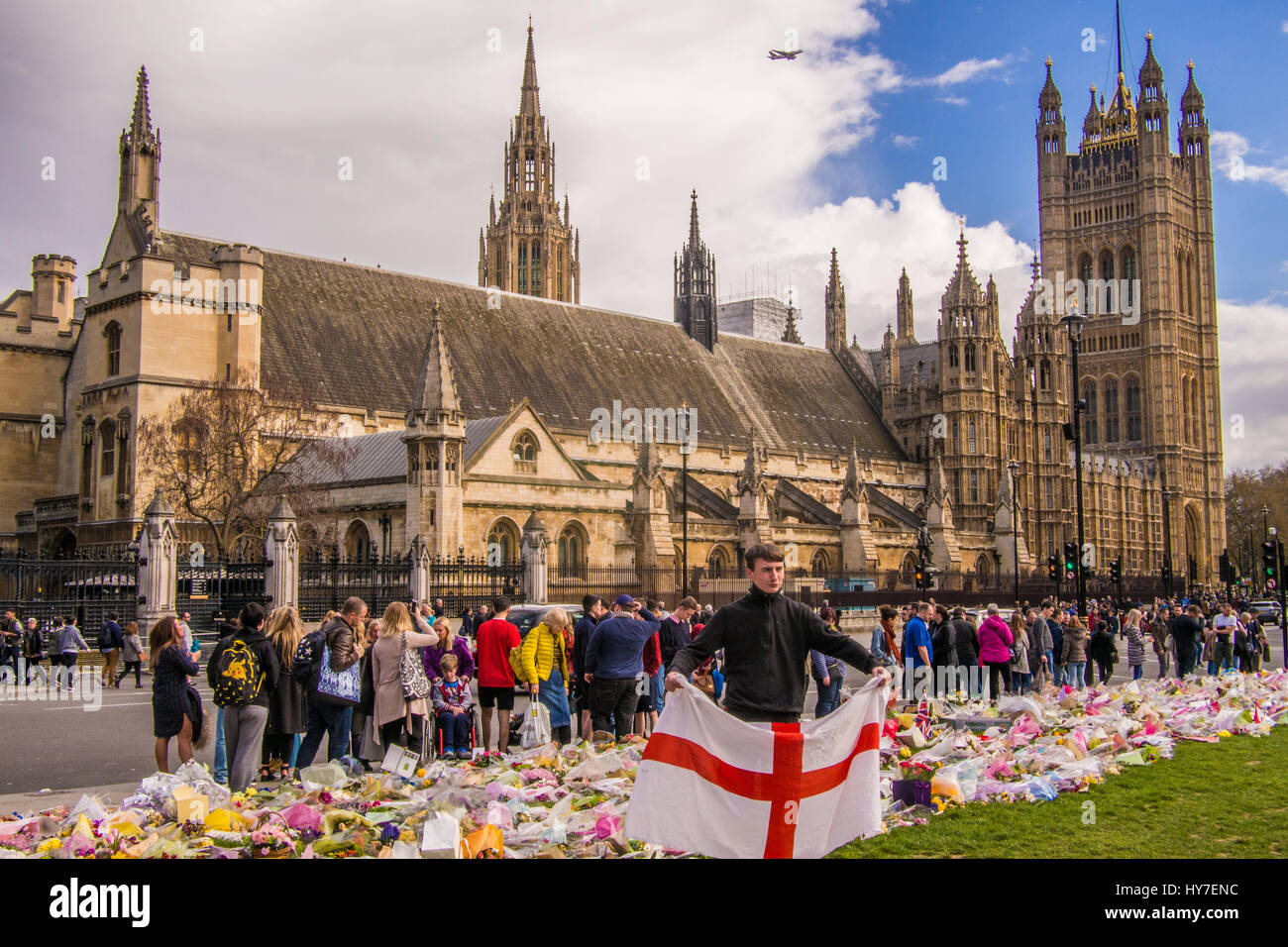 Floral tribute in Parliament square London following terrorist attack in Mar 17 Stock Photo