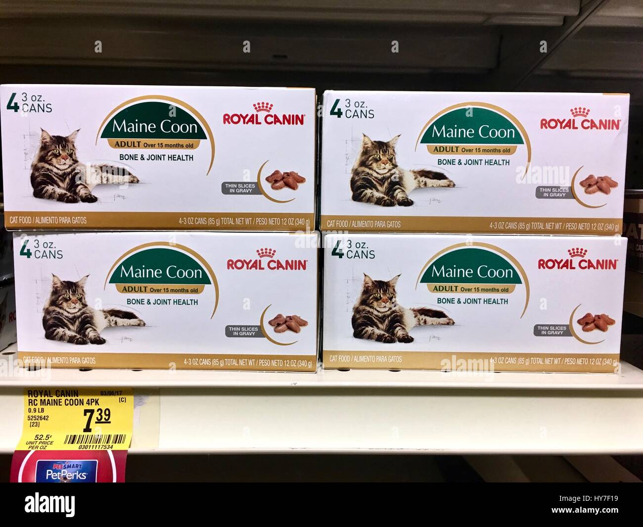 Royal Canin cat food Stock Photo - Alamy
