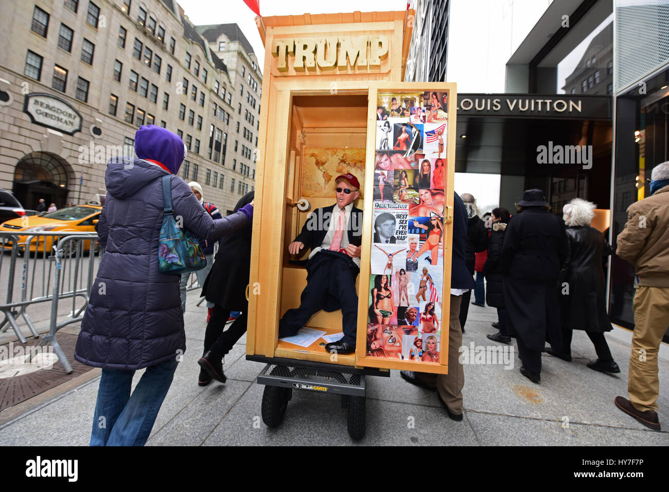 New York City United States 01st Apr 2017 April Fool S Day Was Celebrated In Part By Pranksters Parading Around An Effigy Of President Trump Along Fifth Avenue In Front Of Trump Tower
