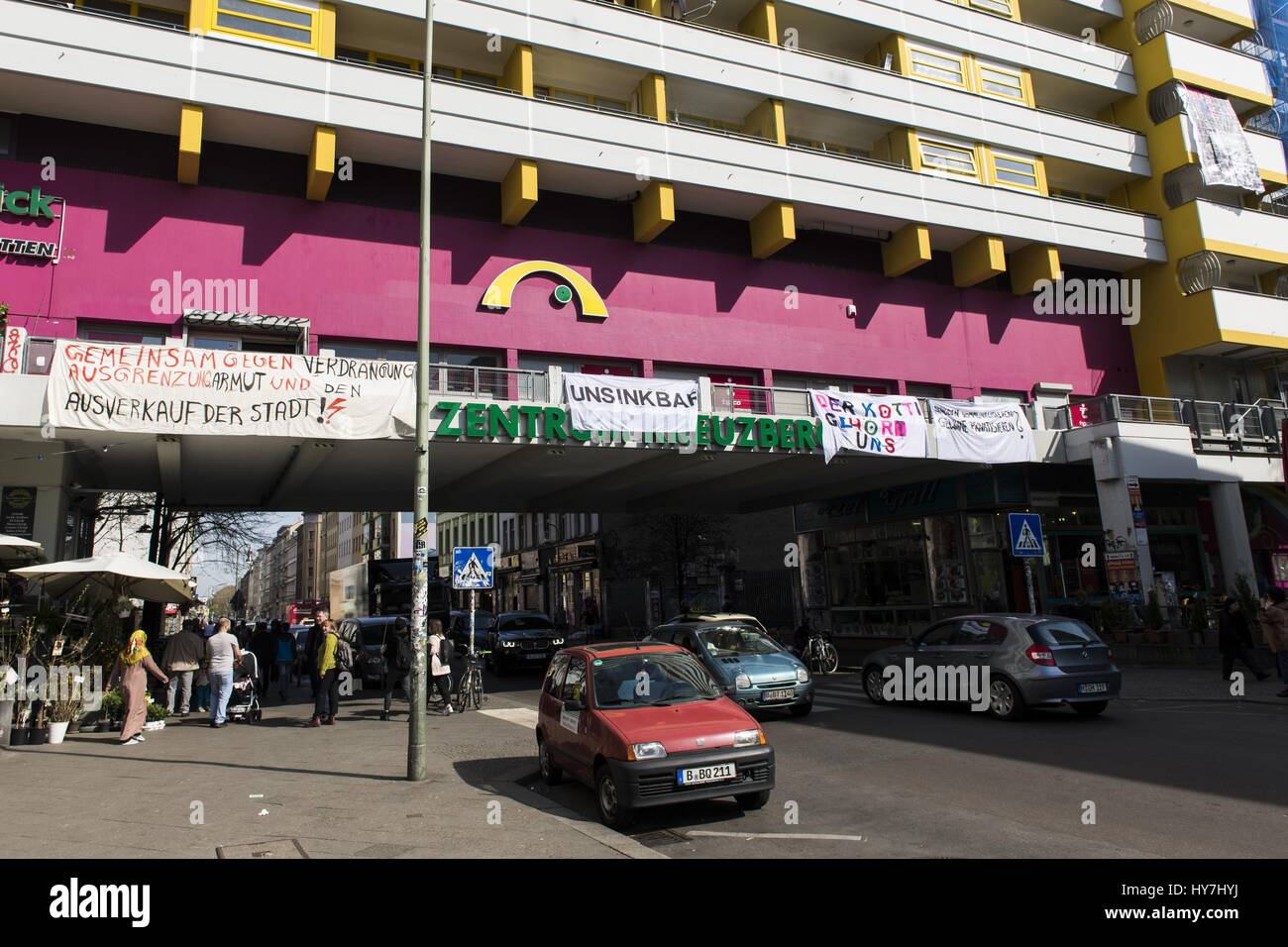 Berlin, Berlin, Germany. 1st Apr, 2017. Residents rally against the sale of ''Neue Kreuzberger Zentrum'' (NKZ) at the Kottbusser Tor to a private, allegedly international real estate investor. Around 1200 people live in 295 rental properties in the building, it was opened as a model project in 1974, it soon became a social focal point. Credit: Jan Scheunert/ZUMA Wire/Alamy Live News Stock Photo