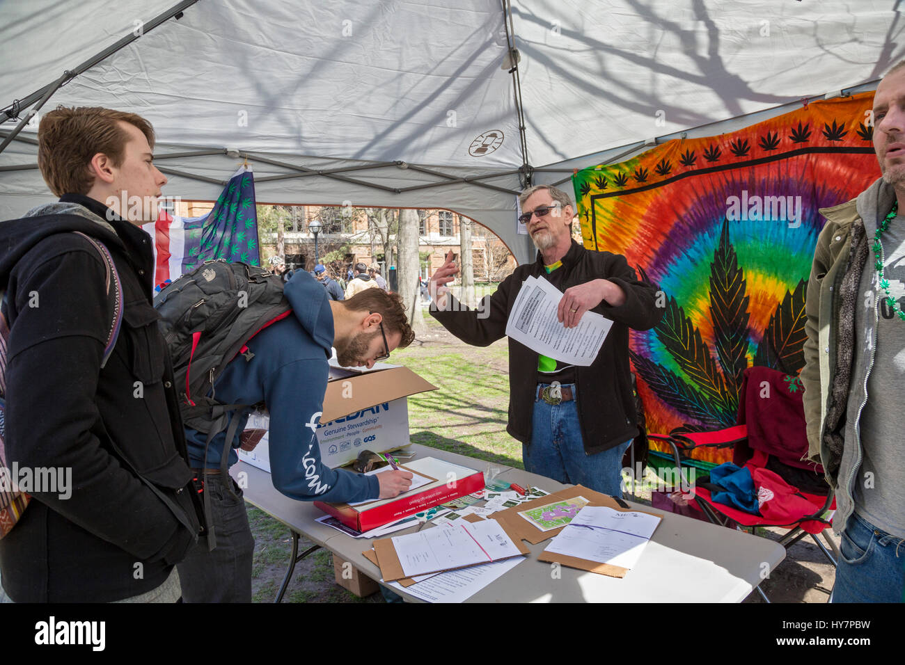 Attended Booth Hi Res Stock Photography And Images Alamy