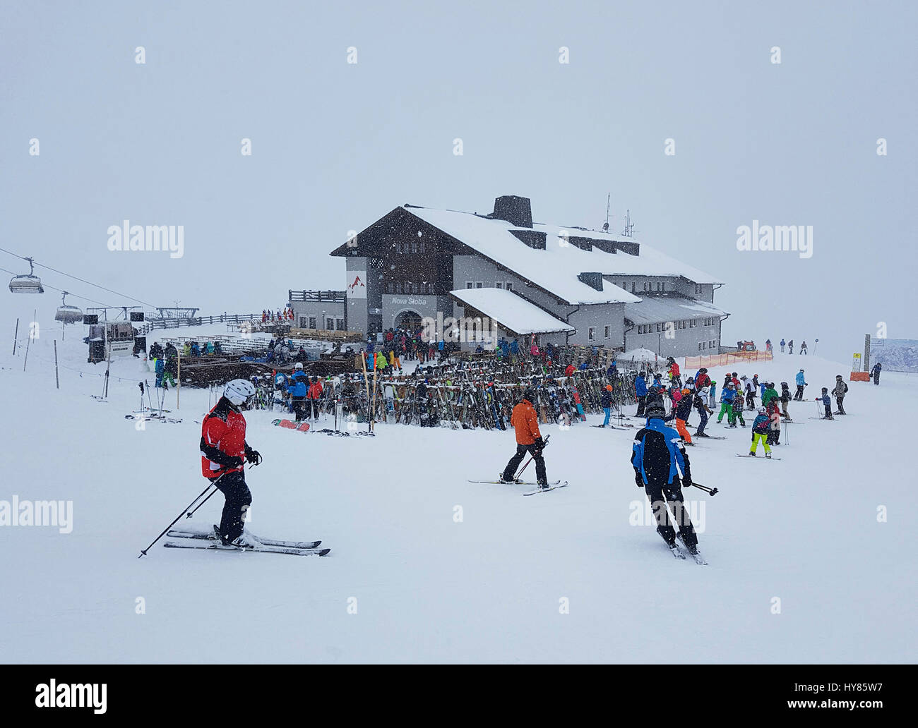 Snow, hut Nova Stoba, ski runway Gaschurn, Silvretta-Montafon, Vorarlberg, Austria, Schnee, Huette ´Nova Stoba´, Skipiste  Gaschurn, Oesterreich Stock Photo