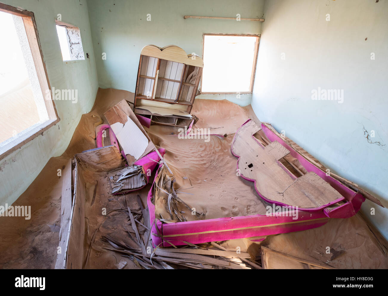 Workers village in Arabian desert abandoned in 1970s due to rumours of