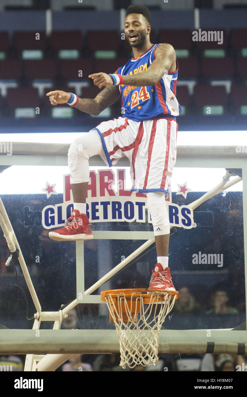 Harlem Globetrotters take on the World All-Stars Basketball team in Calgary  Featuring: Dragon Taylor Where: Calgary, Canada When: 01 Mar 2017 Stock  Photo - Alamy