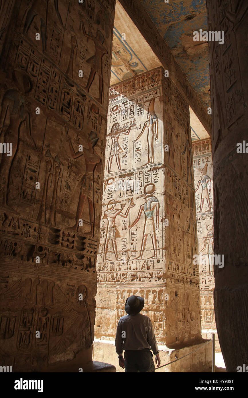 Mortuary temple of Ramesses lll at Medinet Habu in Luxor Stock Photo