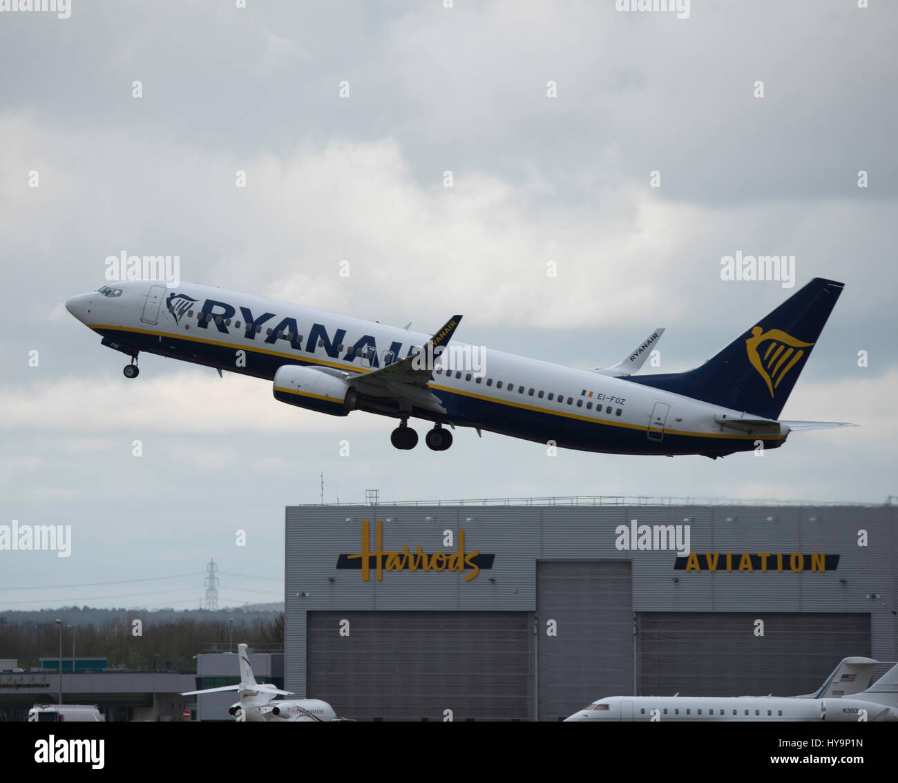 London Stansted airport; Ryanair, Boeing 737-8AS Stock Photo