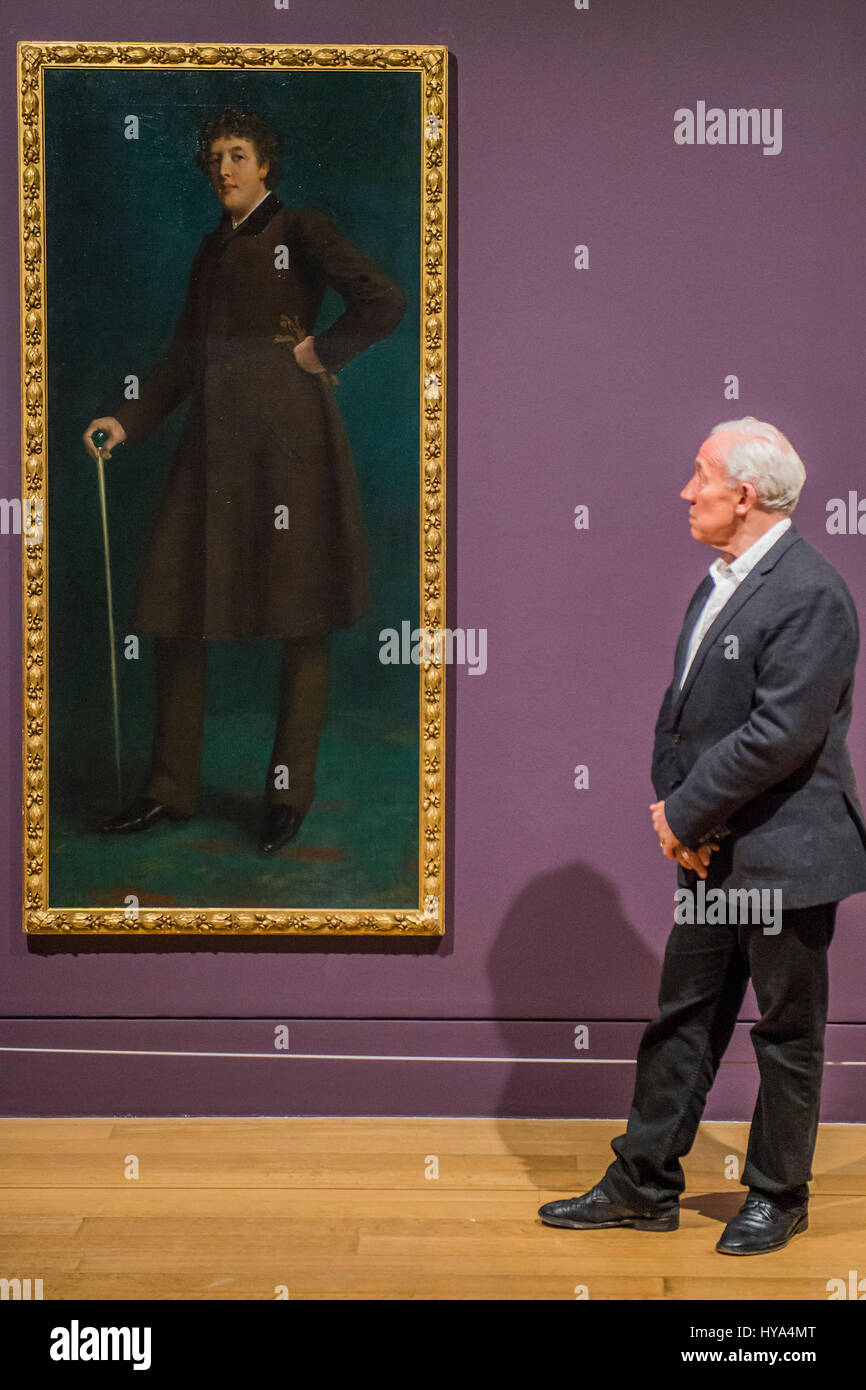 London, UK. 3rd Apr, 2017. Simon Callow with Oscar Wilde by Robert Goodloe Harper Pennington (1881) - Queer British Art 1861-1967 a new exhibition at Tate Britain marks the 50th anniversary of partial decriminalisation of male homosexuality in England and Wales. Spanning the playful to the political, the explicit to the domestic, Queer British Art 1861-1967 showcases the rich diversity of queer visual art and its role in society. Credit: Guy Bell/Alamy Live News Stock Photo