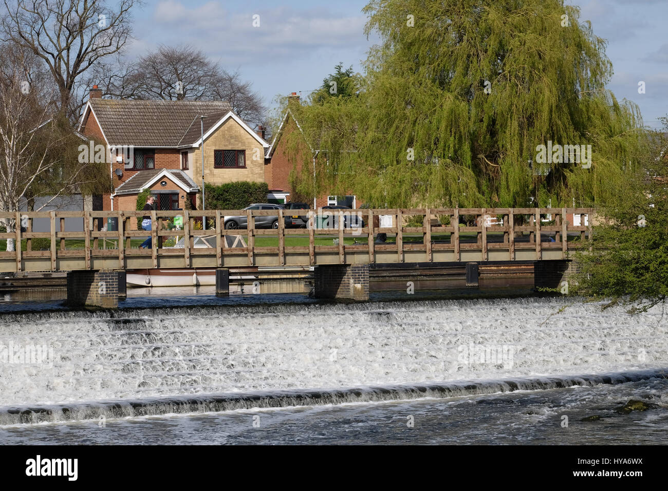 Bridge weir across river hi-res stock photography and images - Alamy