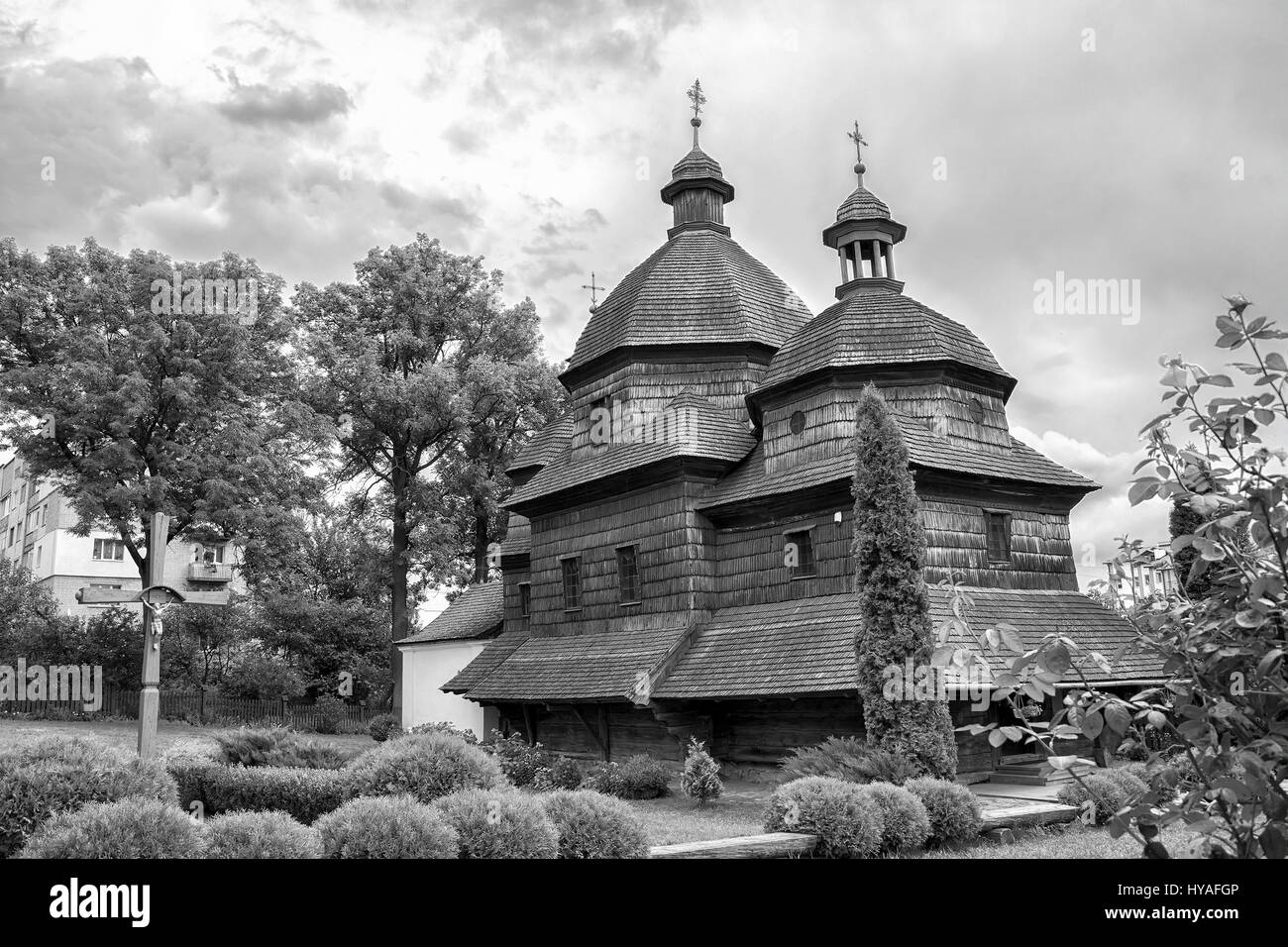 White wooden country church hi-res stock photography and images - Alamy