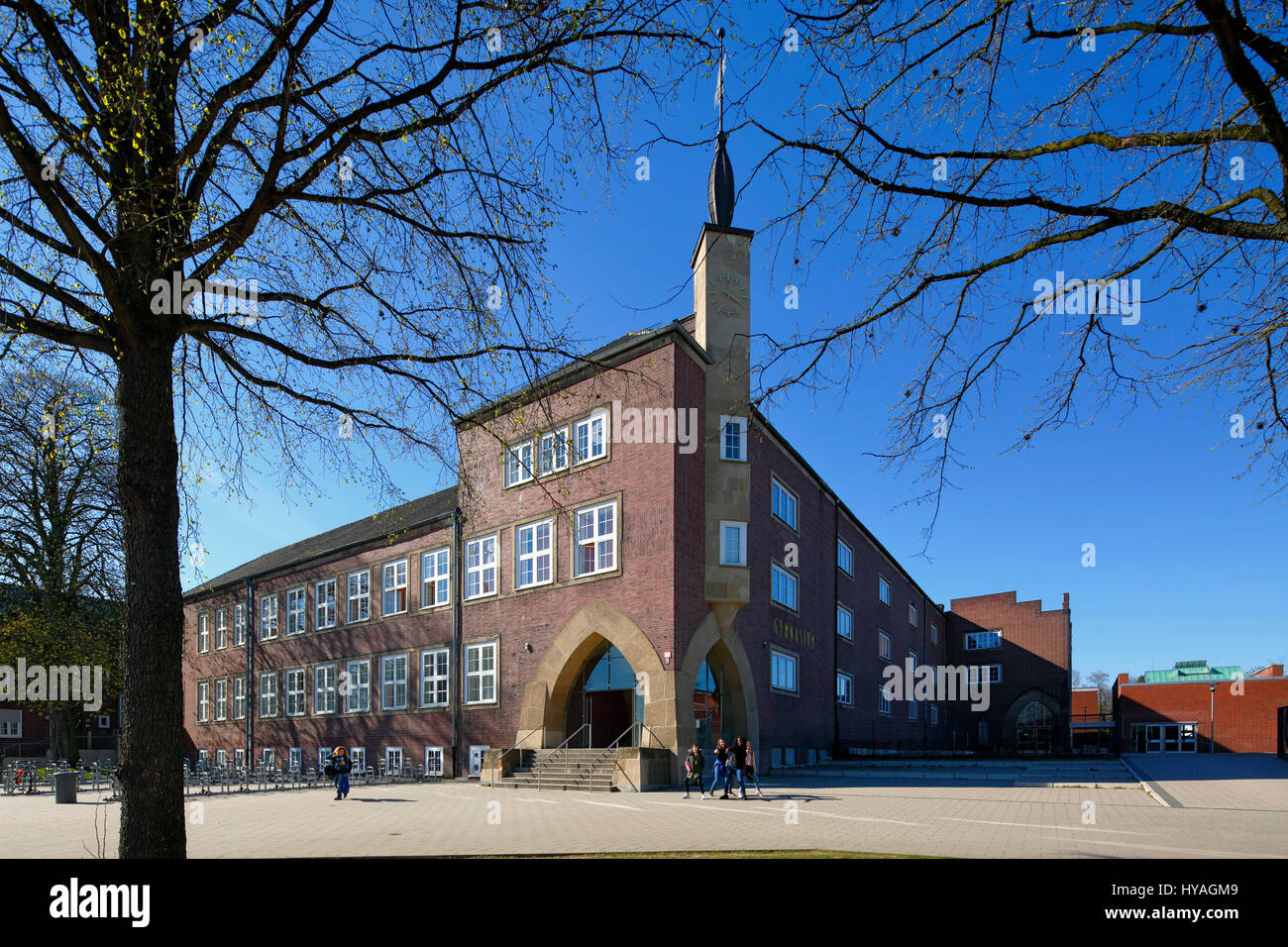 Fruehlingsstimmung, Staedtisches Gymnasium und Musikschule in Herten, Ruhrgebiet, Nordrhein-Westfalen Stock Photo