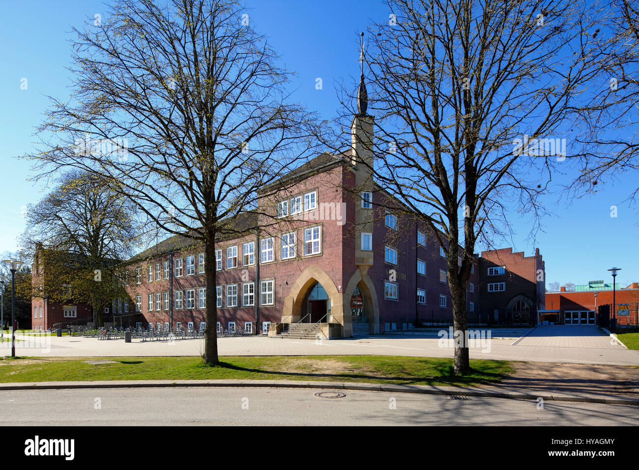 Fruehlingsstimmung, Staedtisches Gymnasium und Musikschule in Herten, Ruhrgebiet, Nordrhein-Westfalen Stock Photo