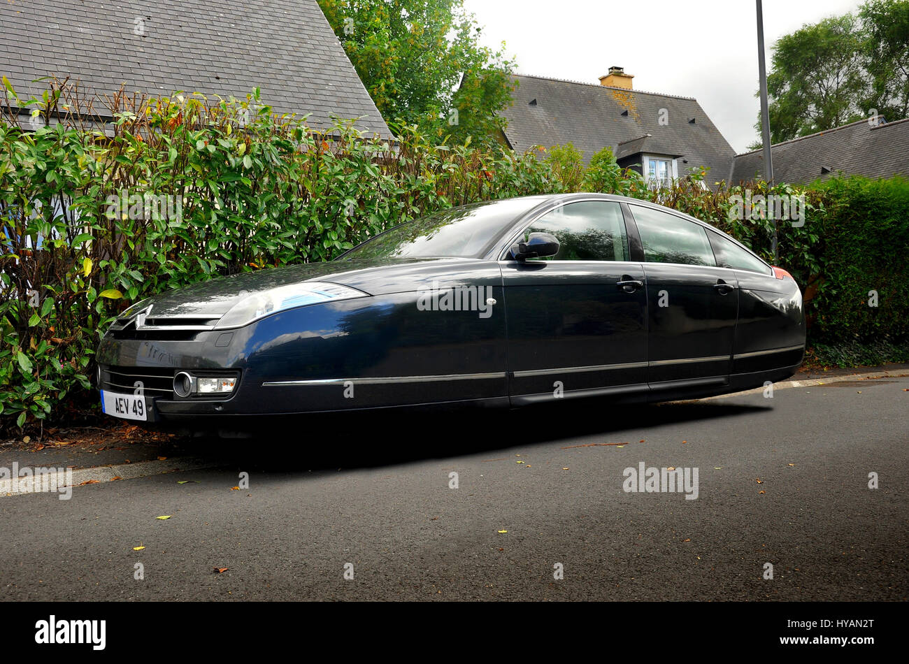Raincoat Execution Charles Keasing Citroen c6 hi-res stock photography and images - Alamy