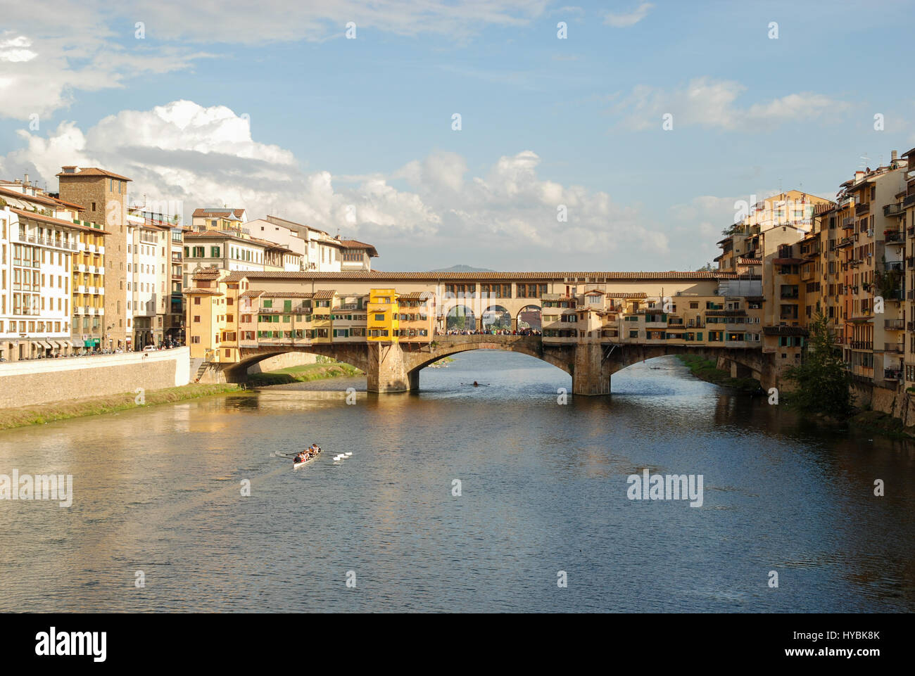 The landmark Ponte Vecchio bridge across the River Arno in Florence ...