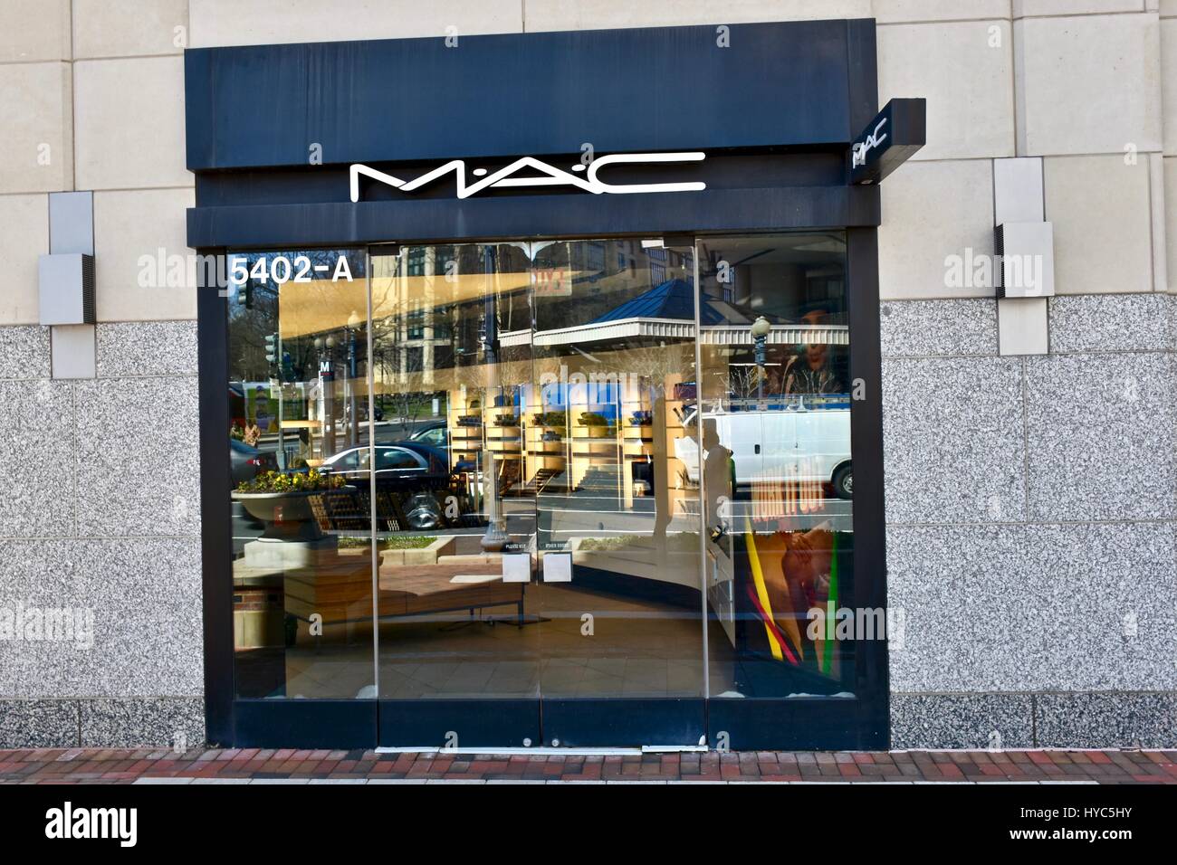 MAC cosmetics storefront Stock Photo