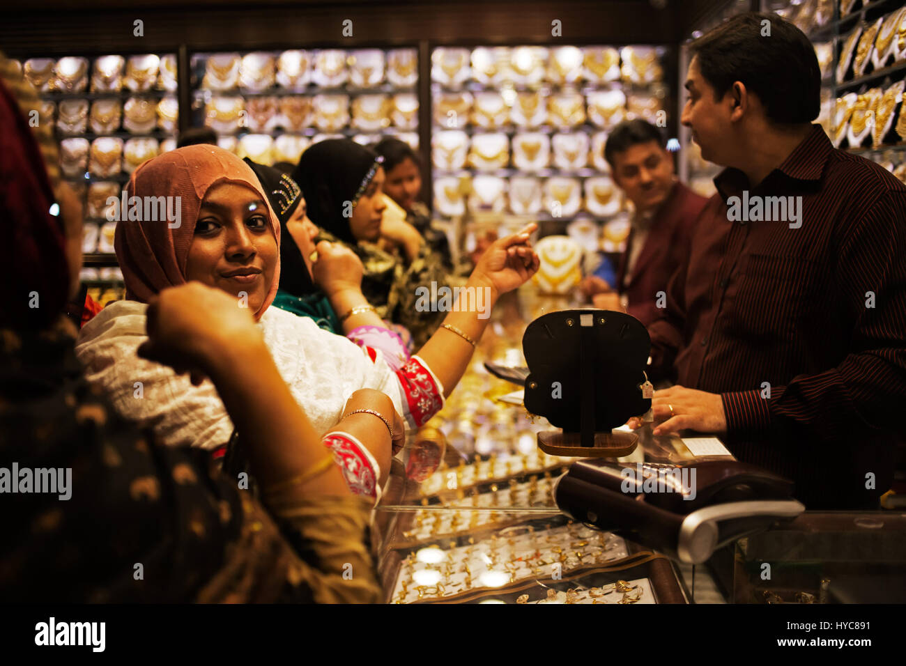 women buying jewellery, dhaka, bangladesh Stock Photo