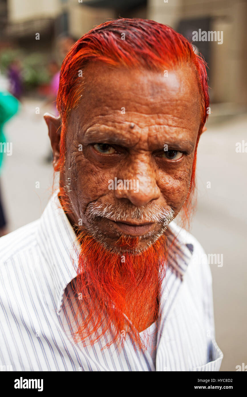 slidbane Stærk vind diskriminerende Islamic red beard man portrait, dhaka, bangladesh Stock Photo - Alamy