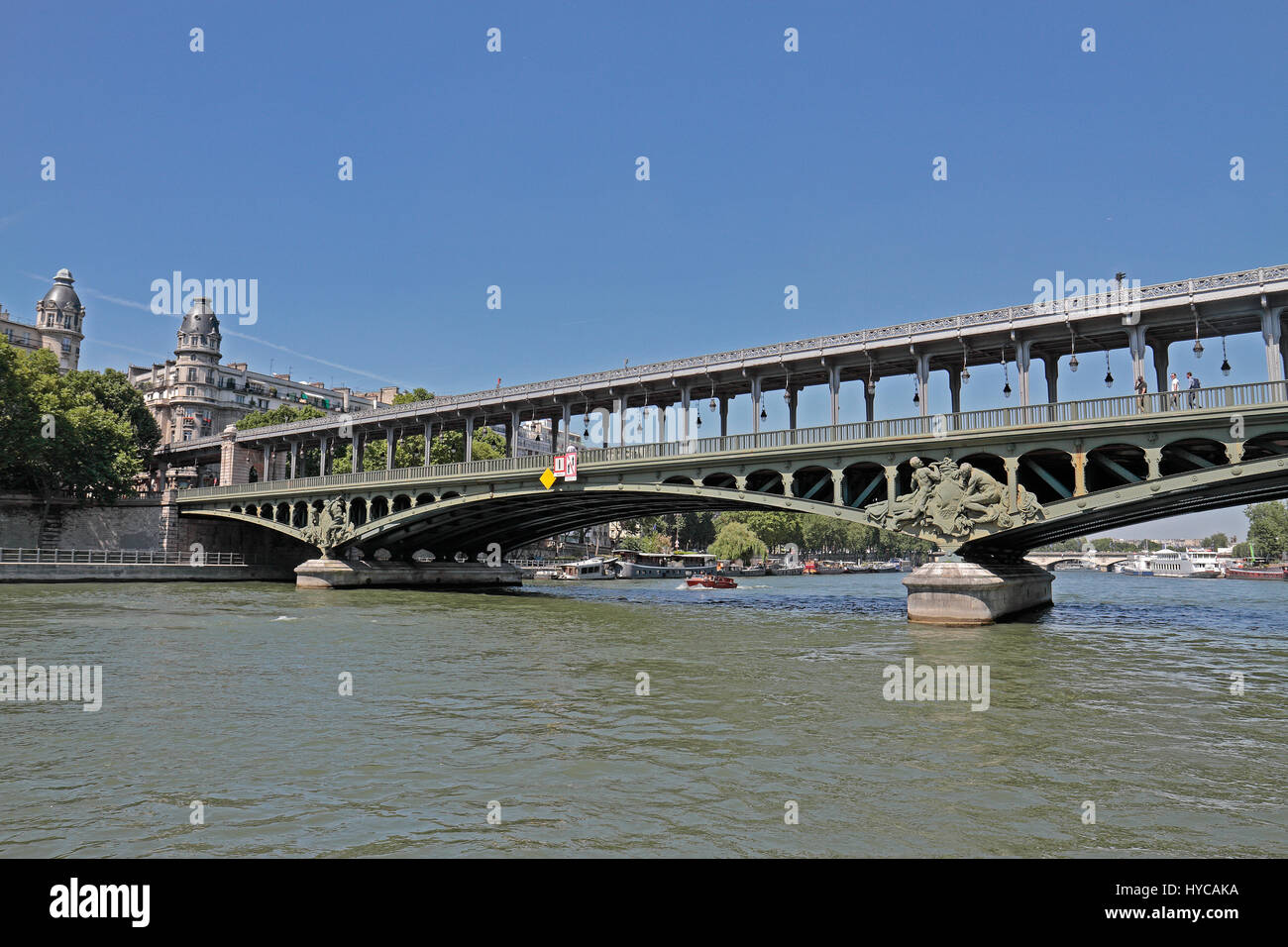 The Pont de Bir-Hakeim (Bir-Hakeim bridge) on the River Seine in Paris, France. Stock Photo