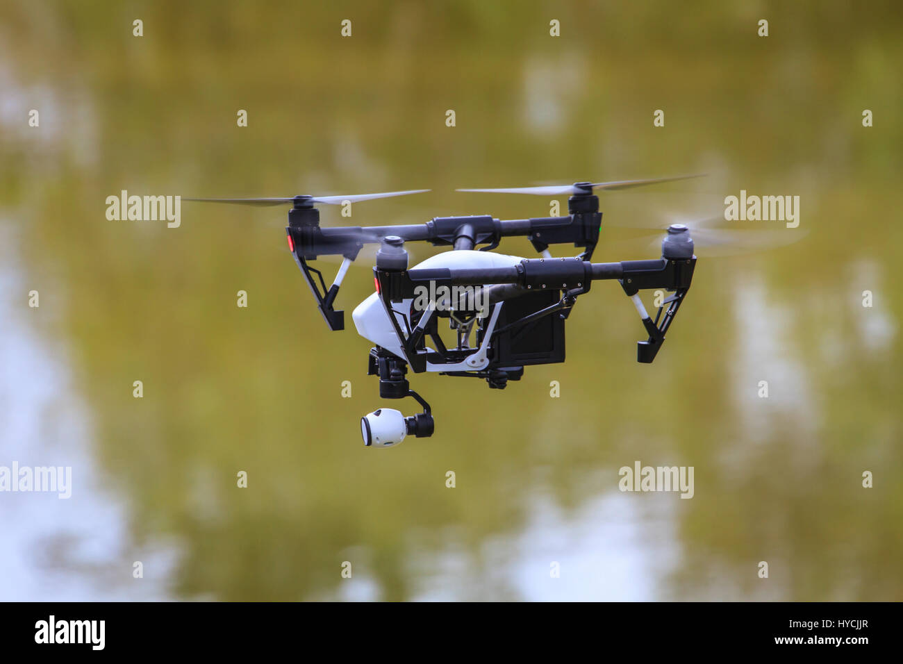 Flying with lithium battery hires stock photography and images Alamy