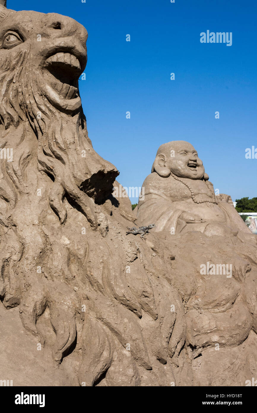 Sandcastle sand castle sculpture hi-res stock photography and images ...