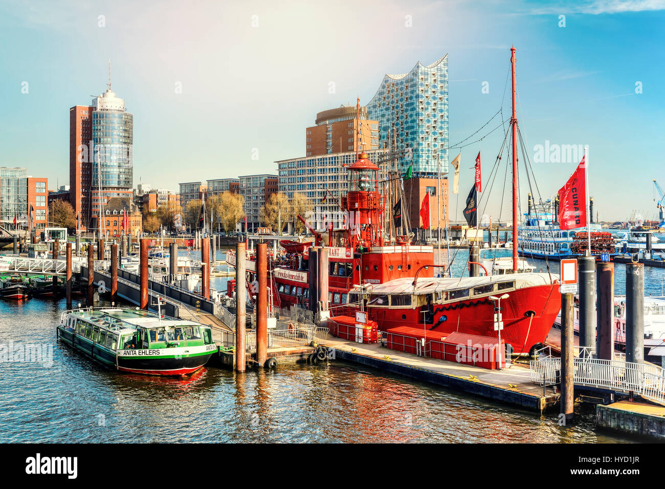 Hamburg port buildings hi-res stock photography and images - Alamy
