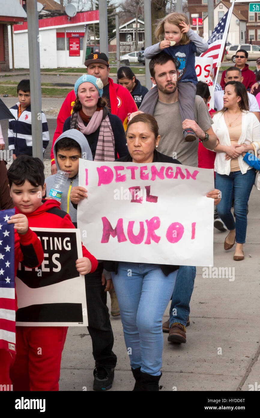 Detroit and Dearborn, Michigan USA - 2 April 2017 - 'Neighbors Building Bridges': Mexican and Muslim immigrants march from St. Gabriel's Catholic Chur Stock Photo