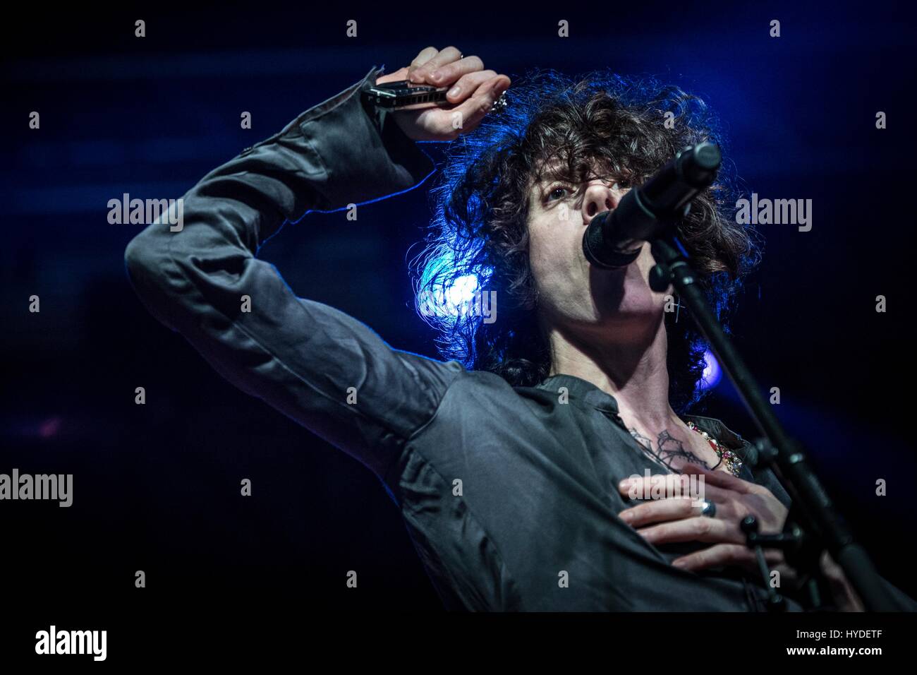 Lp Musical Lp laura pergolizzi hi-res stock photography and images - Alamy