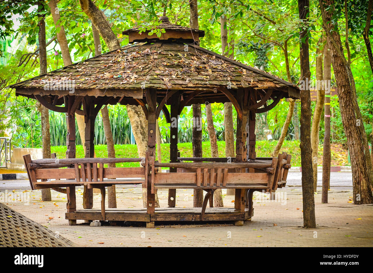 Gazebo in public park hi-res stock photography and images - Alamy