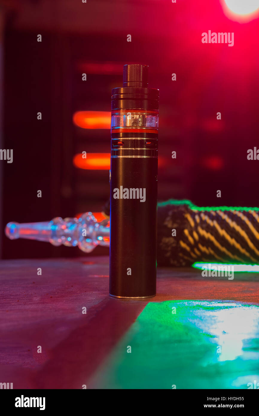 Electronic cigarette and pipe from the hookah Stock Photo Alamy