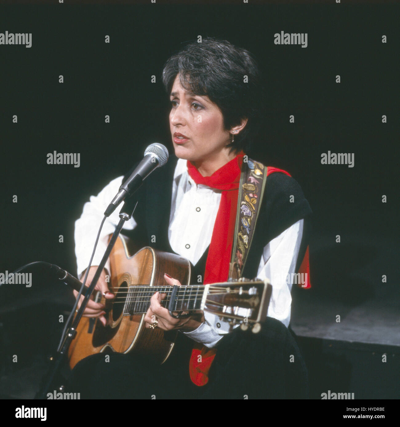 Amerikanische Folksangerin Und Burgerrechtlerin Joan Baez Bei Einem Stock Photo Alamy