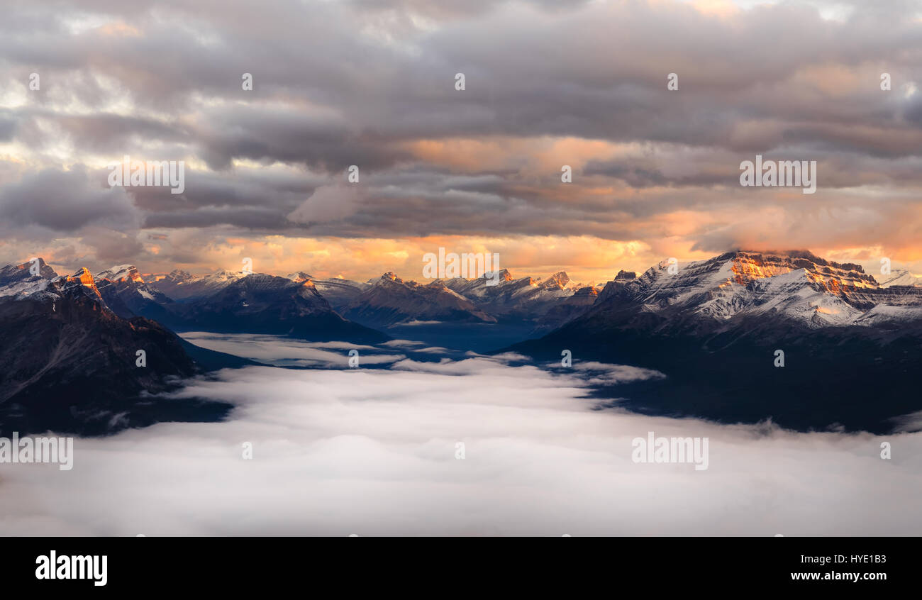 Landscape view of mountain range at sunrise, Mount Fairview, Alberta, Canada Stock Photo