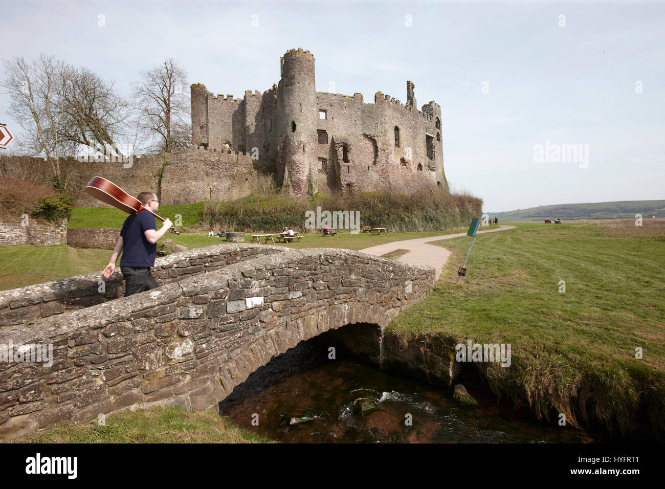 Walking In Laugharne Hi res Stock Photography And Images Alamy walking-in-laugharne-hi-res-stock-photography-and-images-alamy