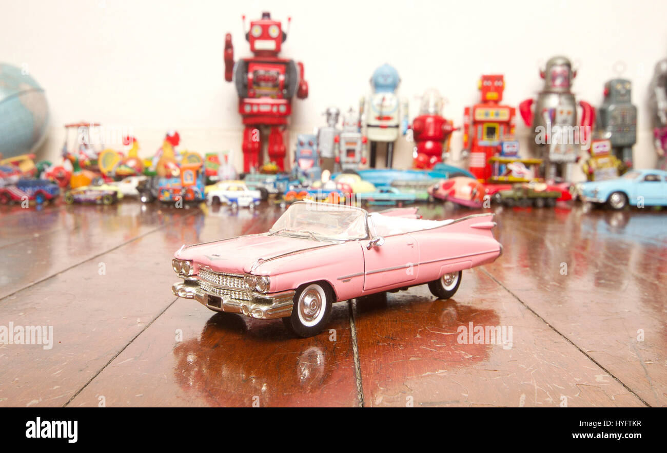 Toy pink cadillac hi res stock photography and images Alamy