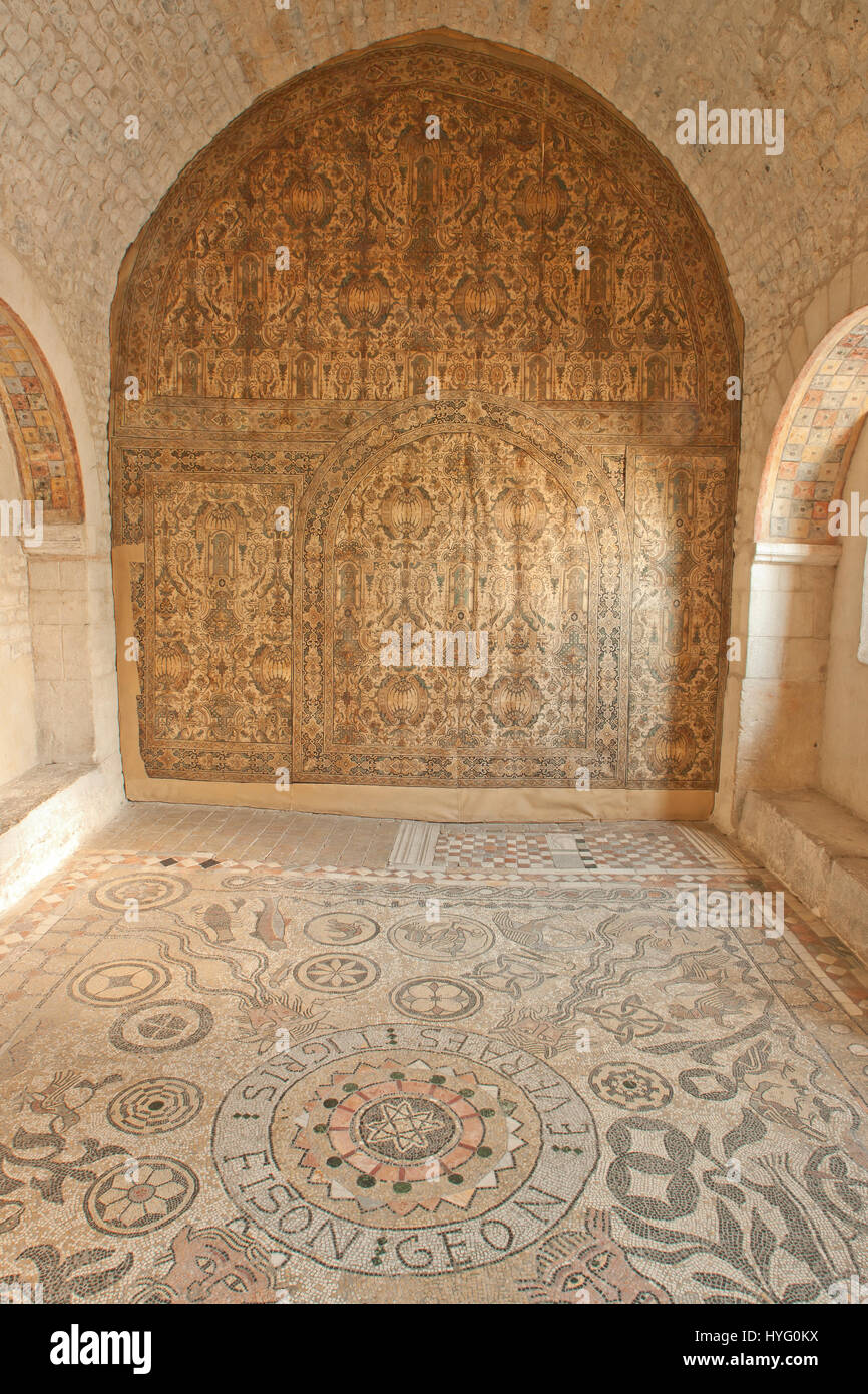 France, Drôme (26), Die, chapelle Saint-Nicolas, mosaïque des quatres fleuves du 12 ème siècle et papiers-peints du 18 ème siècle // France, Drome, Di Stock Photo