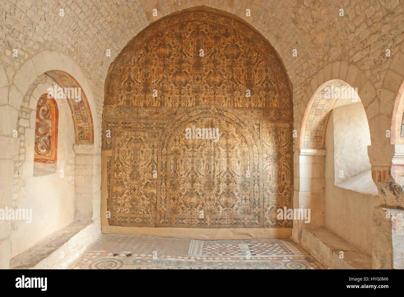 France, Drôme (26), Die, chapelle Saint-Nicolas, mosaïque des quatres fleuves du 12 ème siècle et papiers-peints du 18 ème siècle // France, Drome, Di Stock Photo