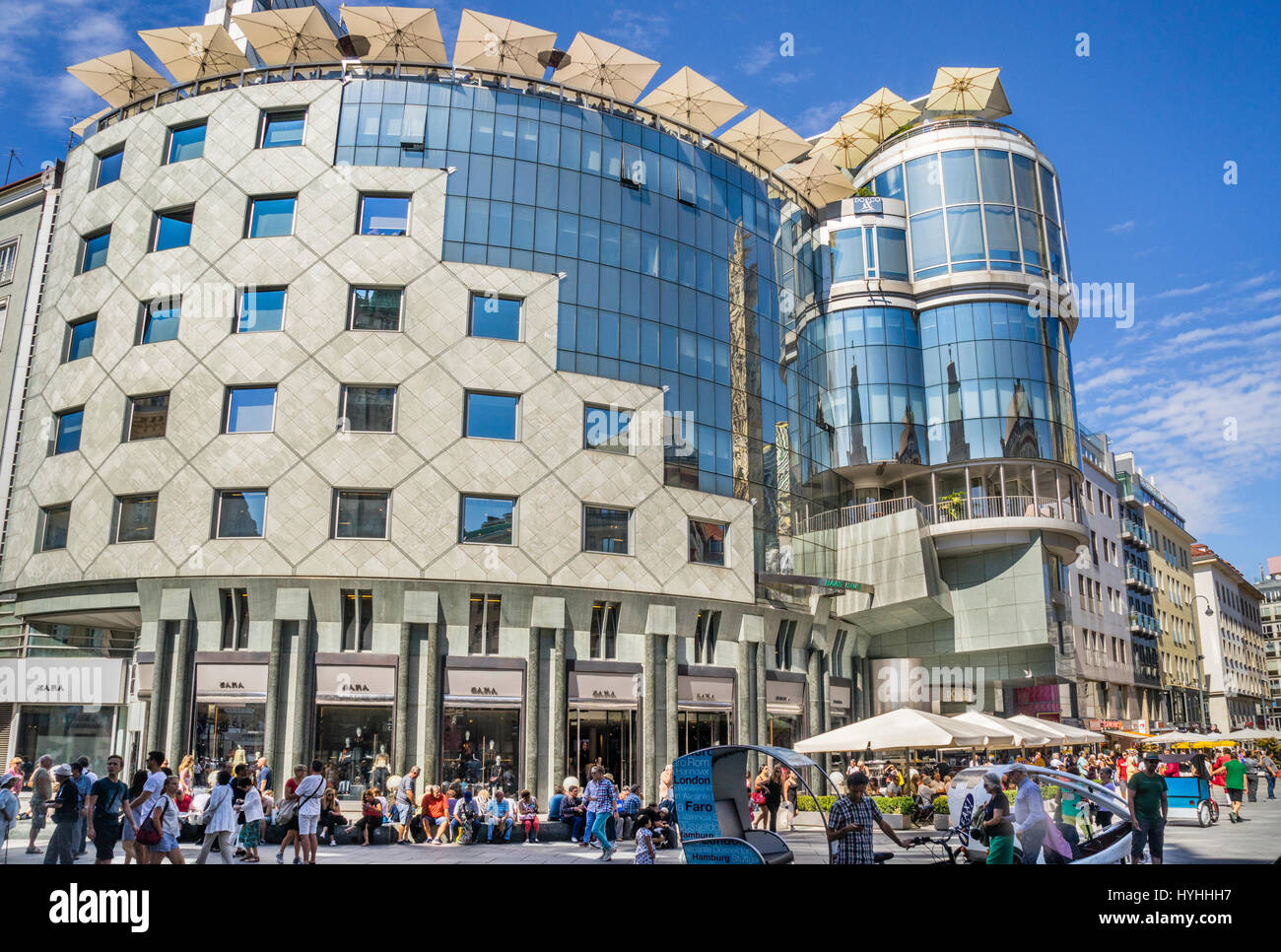 Austria, Vienna, Stephansplatz, view of the postmodern Haas House Stock Photo