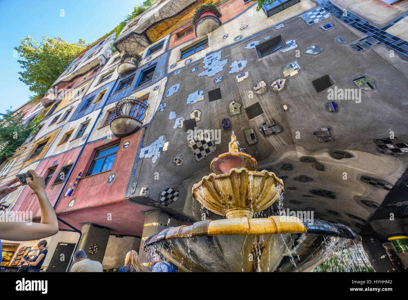 Austria, Vienna, Landstraße District, view of the Hundertwasserhaus, a public housing apartment building with undulating floors, thas has become an ex Stock Photo