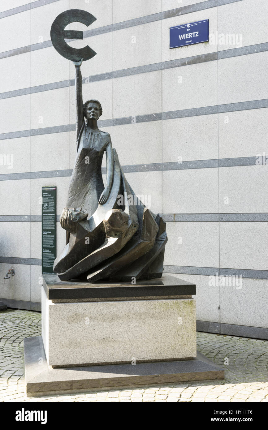 Statue european parliament in brussels hires stock photography and